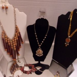 NWTS LOT OF 3 NECKLACE & 3 EARRINGS & BRACELET RET